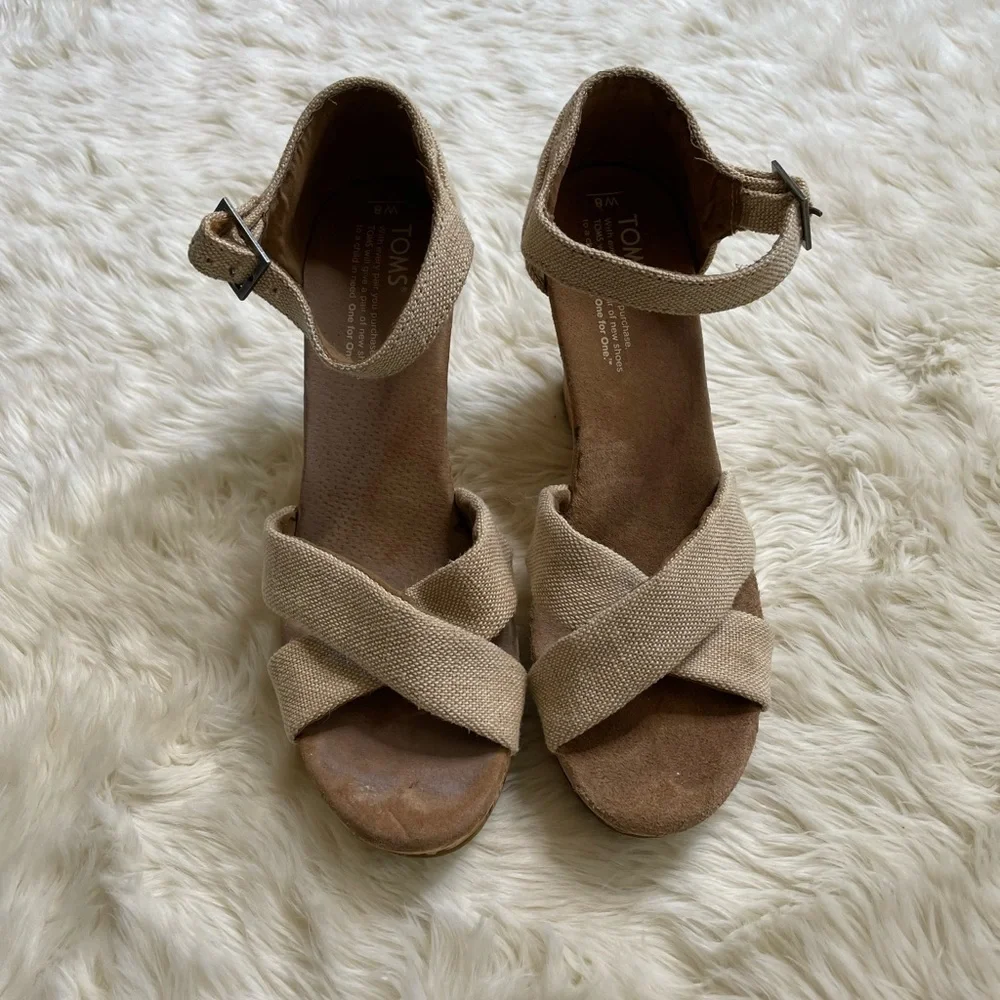 Toms Tan Canvas Cork Wedge 8 - Picture 3 of 7